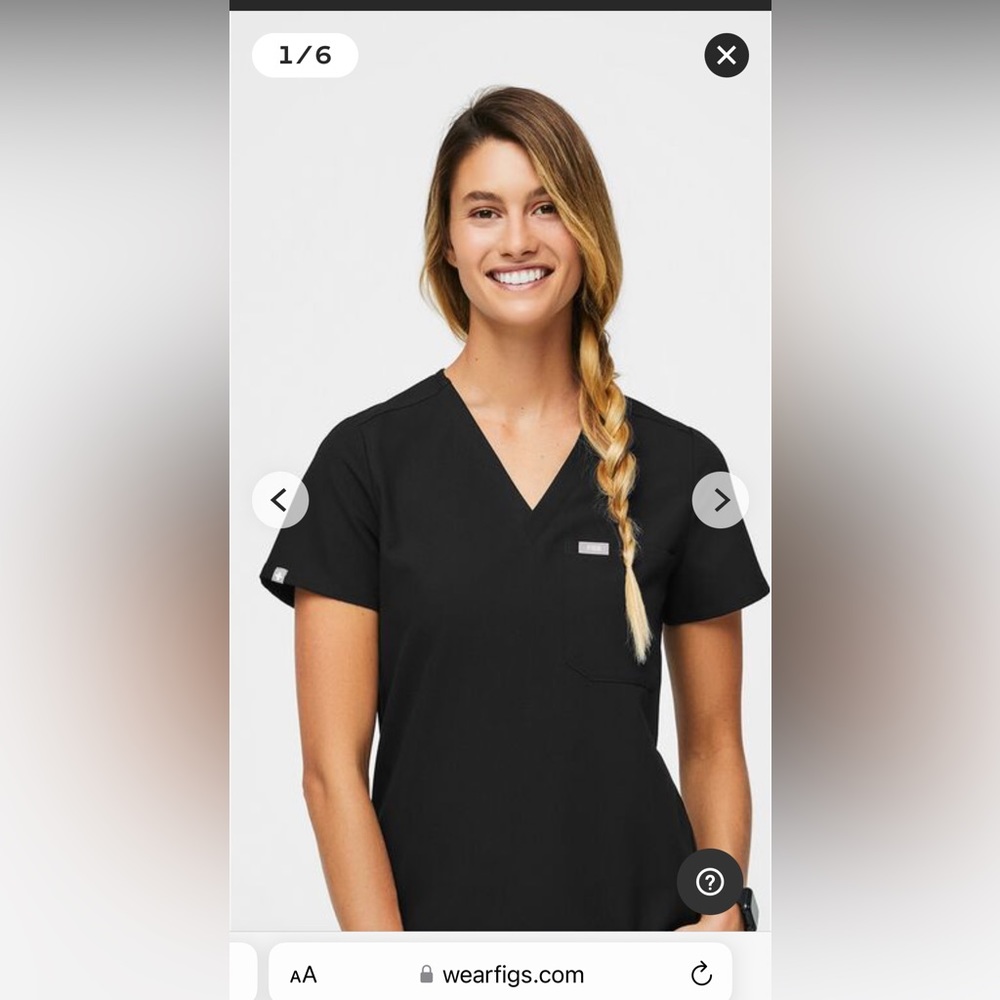 Size S black Figs scrub top